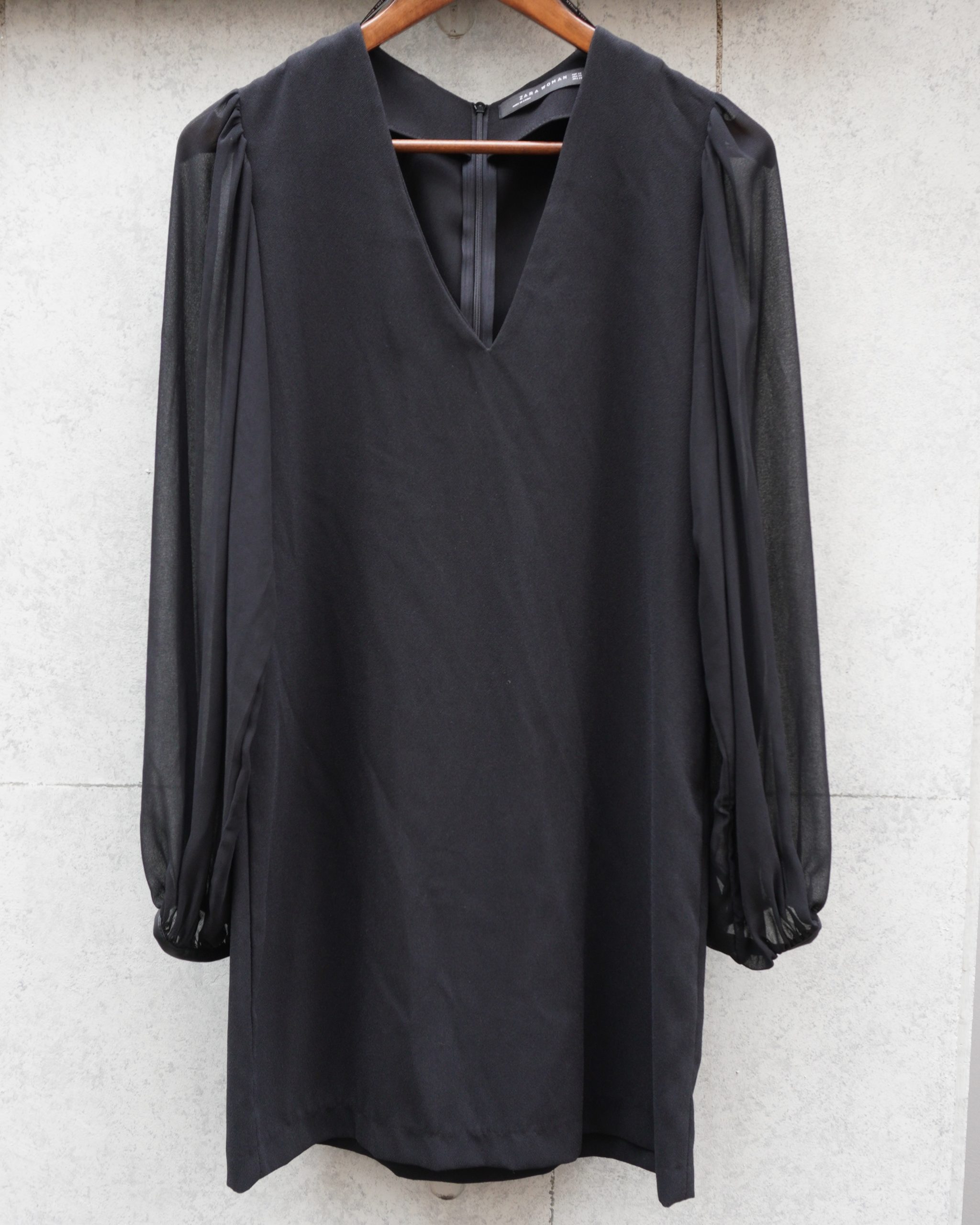 ブラックトップス