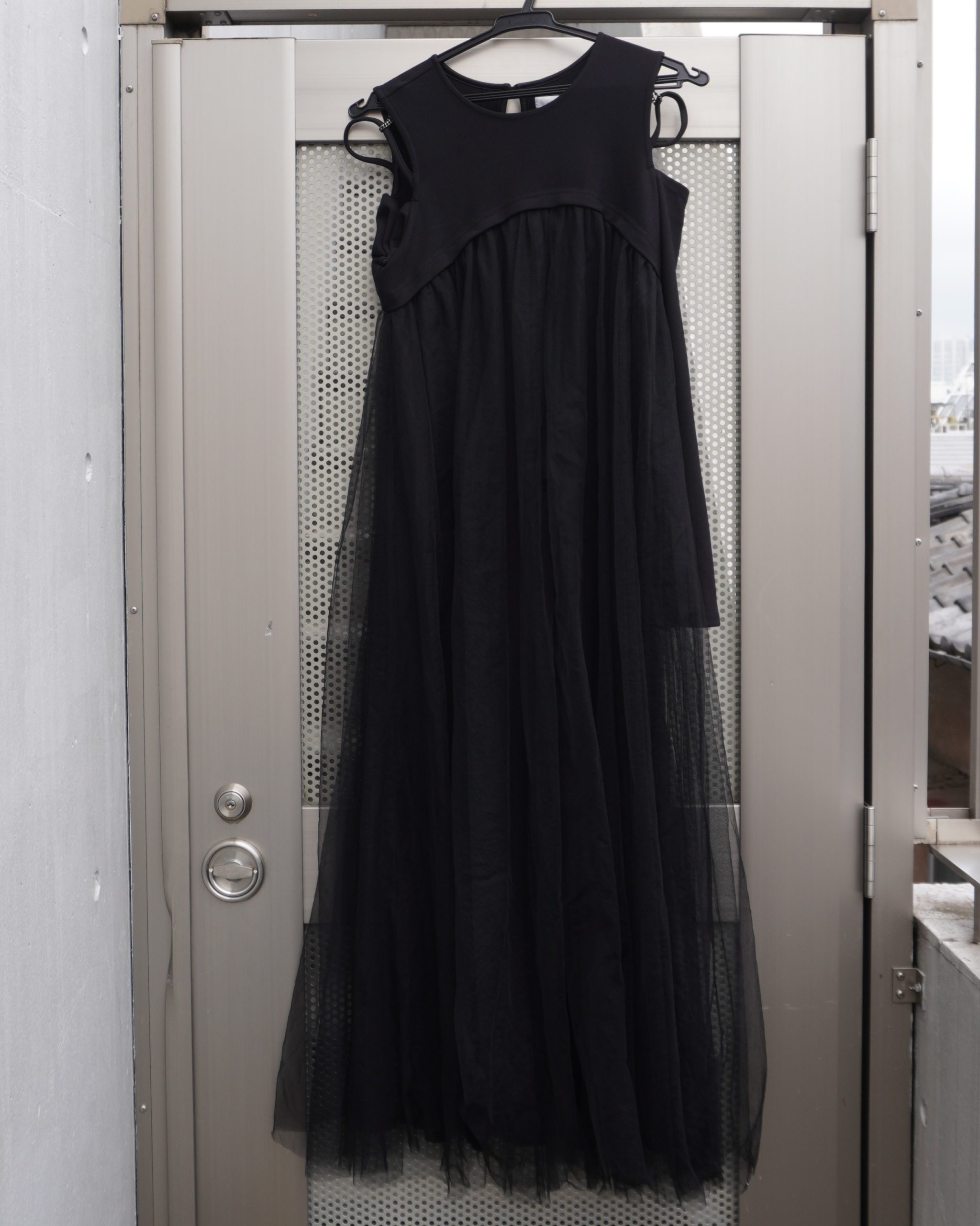 ブラックタンクトップワンピース