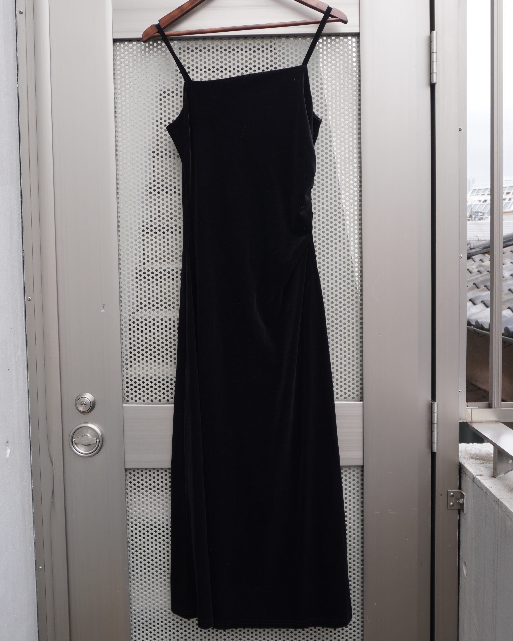 ブラック系キャミワンピース