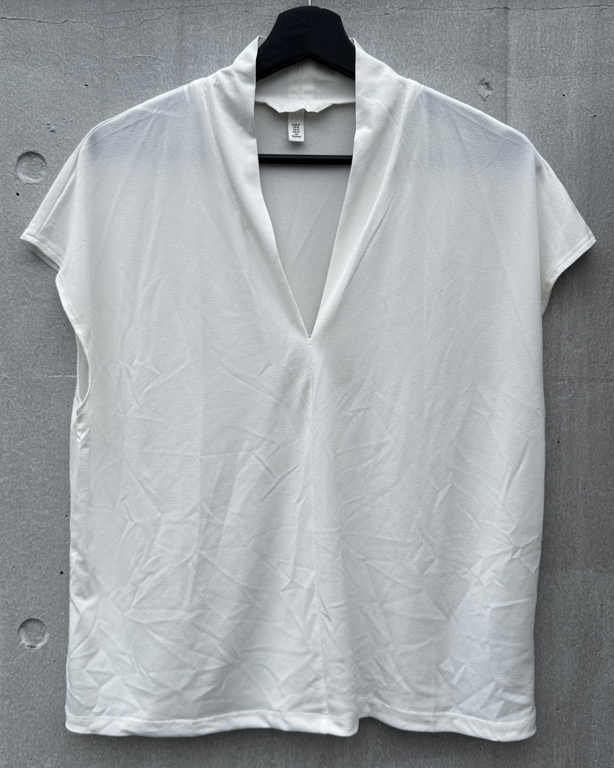 ホワイトトップス