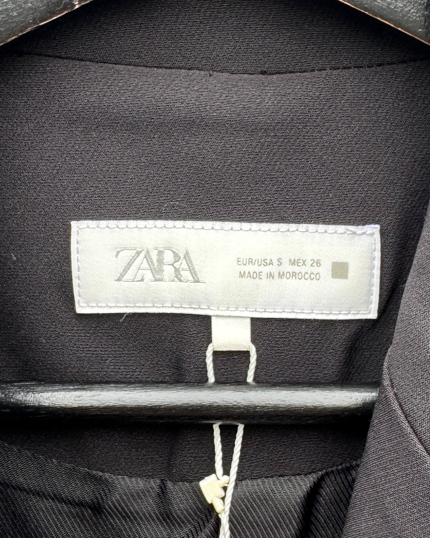 ブラック系ジレ