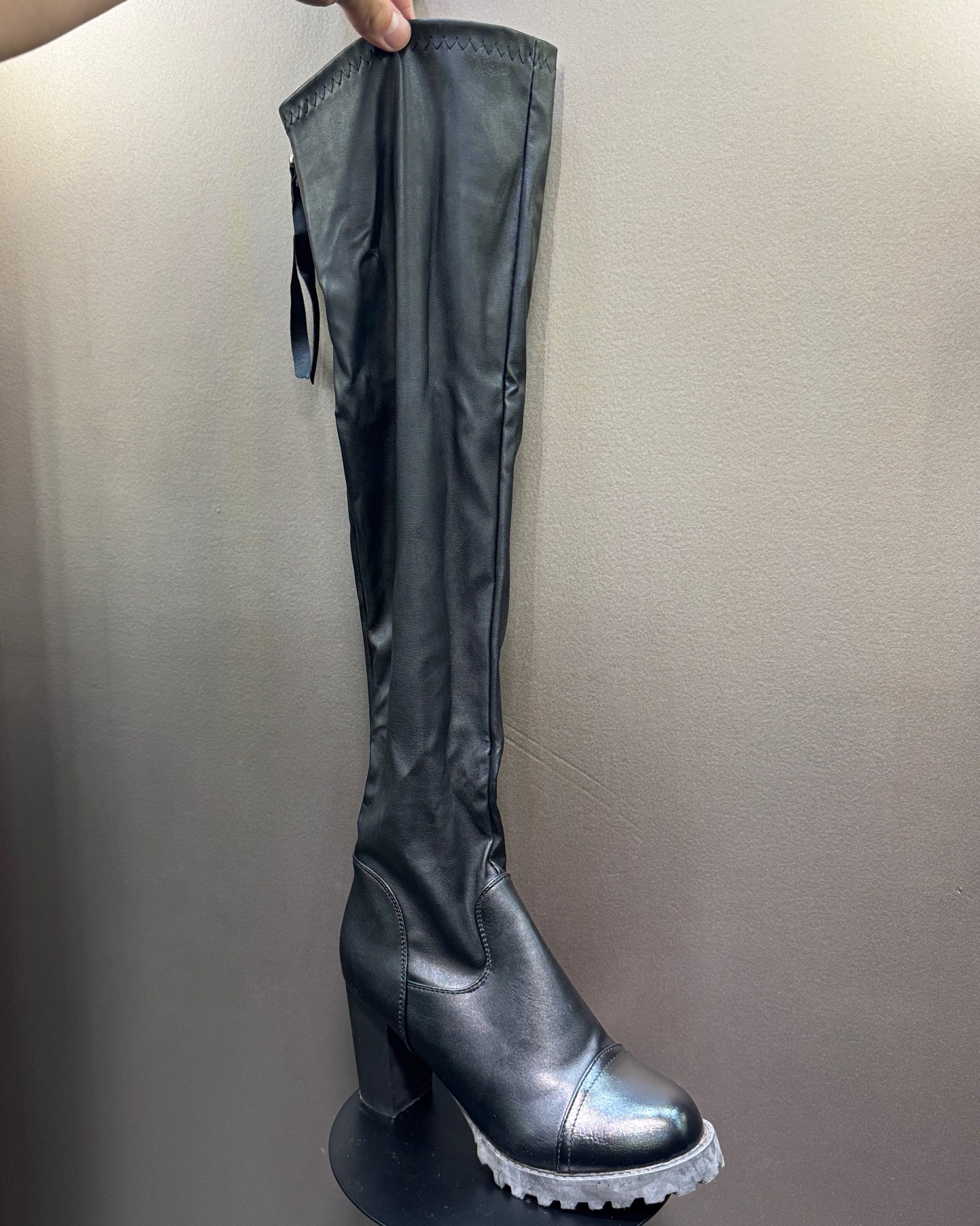 ロング黒ブーツ