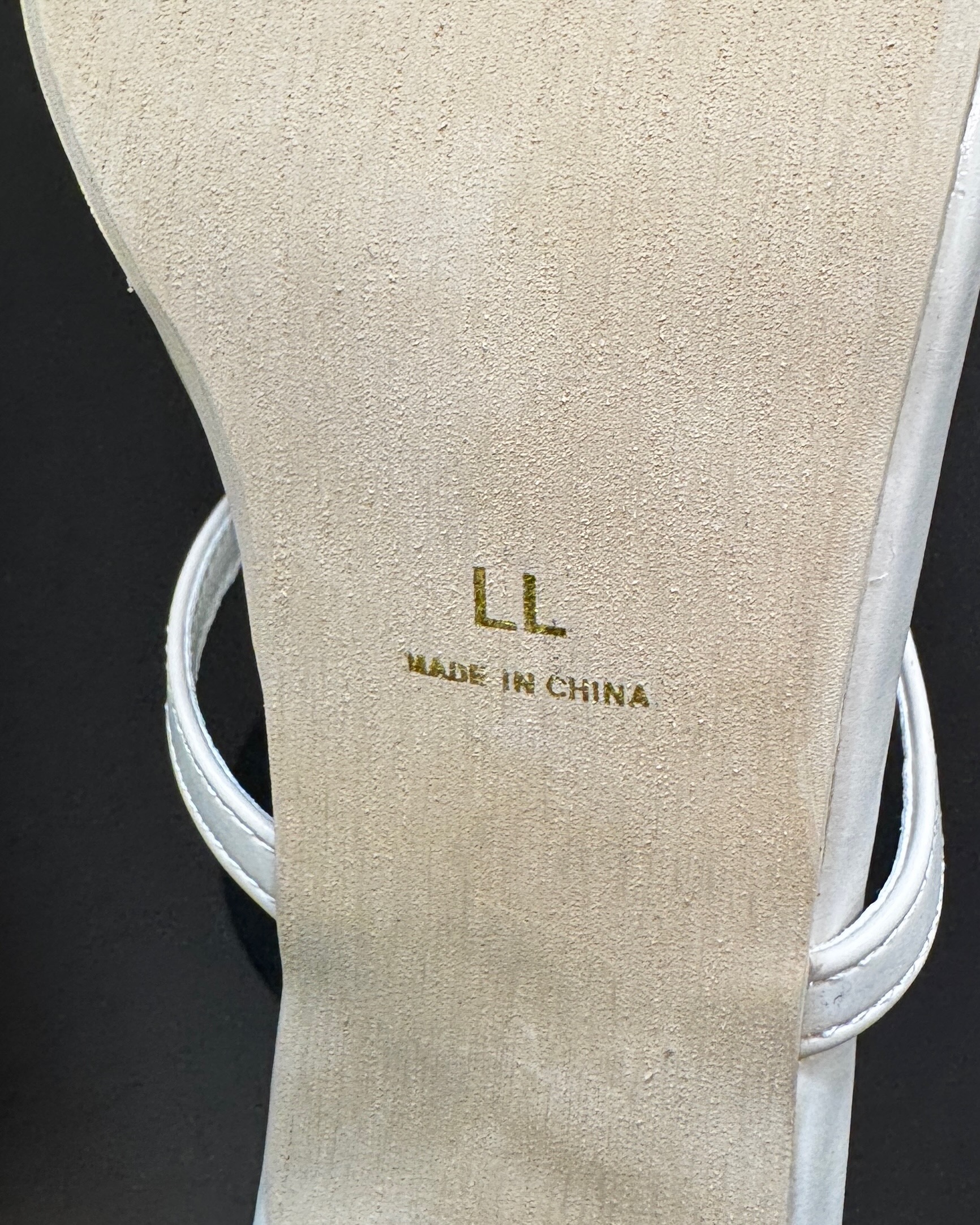 留め具有り白パンプススクエア