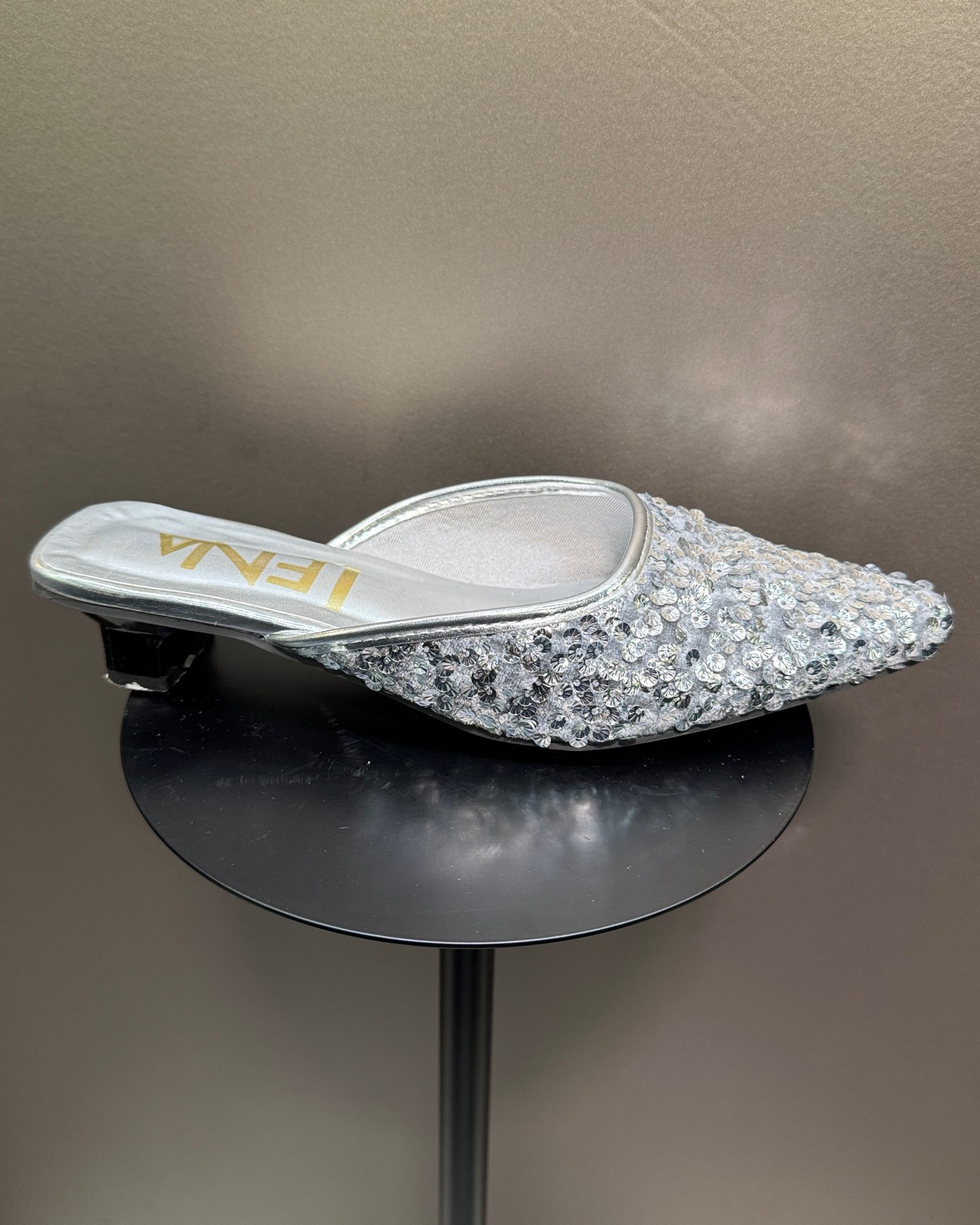 シルバースパンコールサンダル