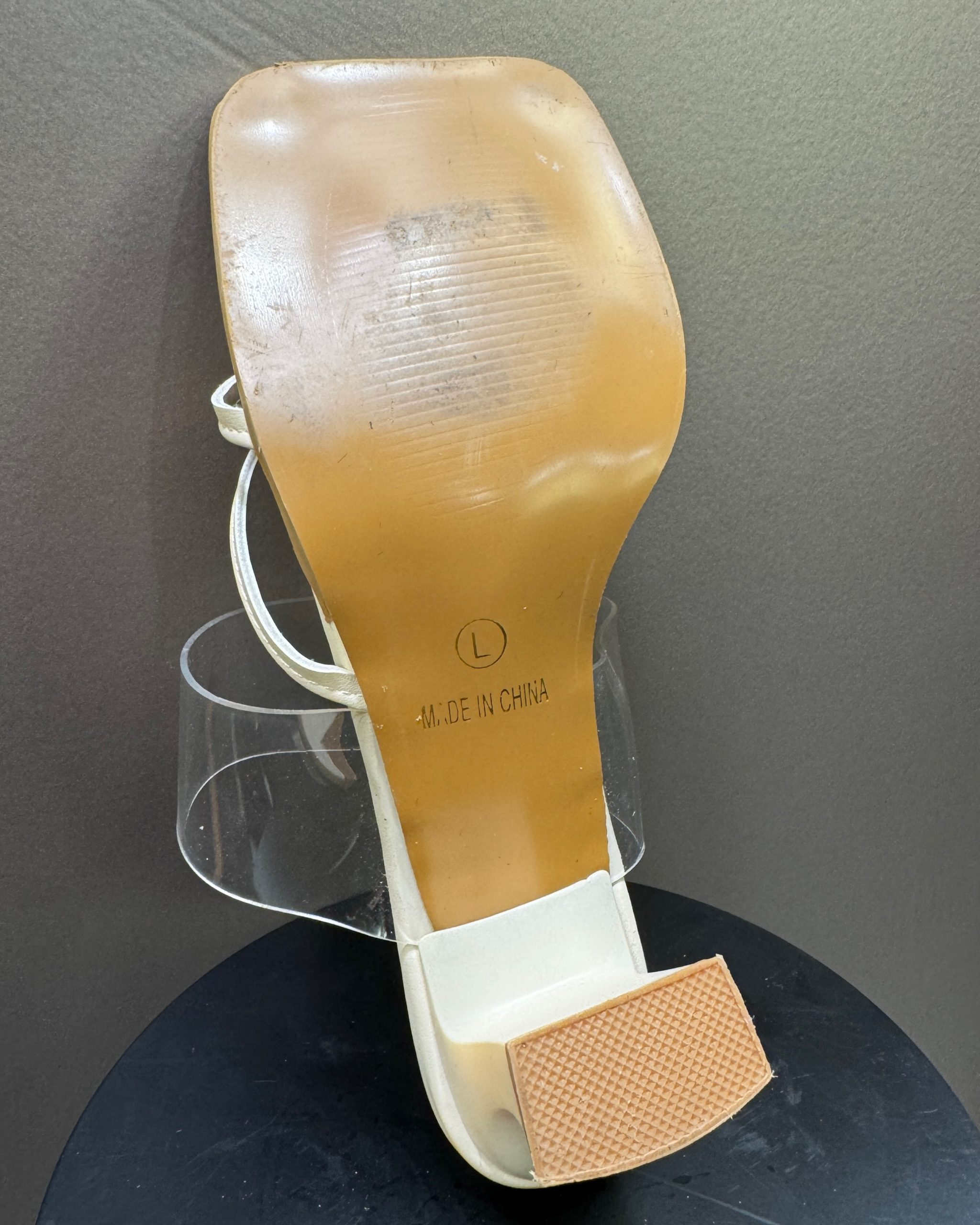 ホワイトパンプスクリアベルト