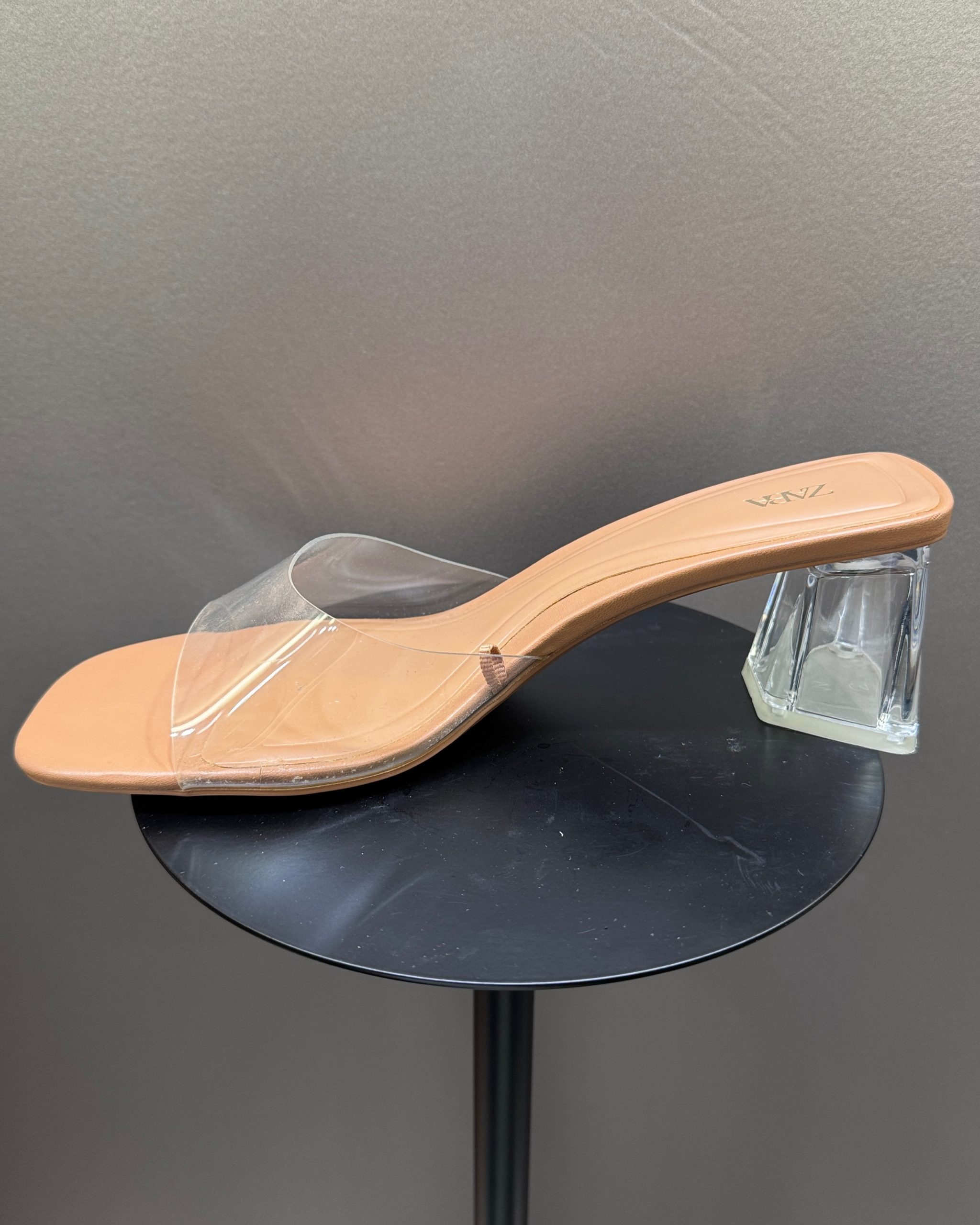 クリアヒールサンダル