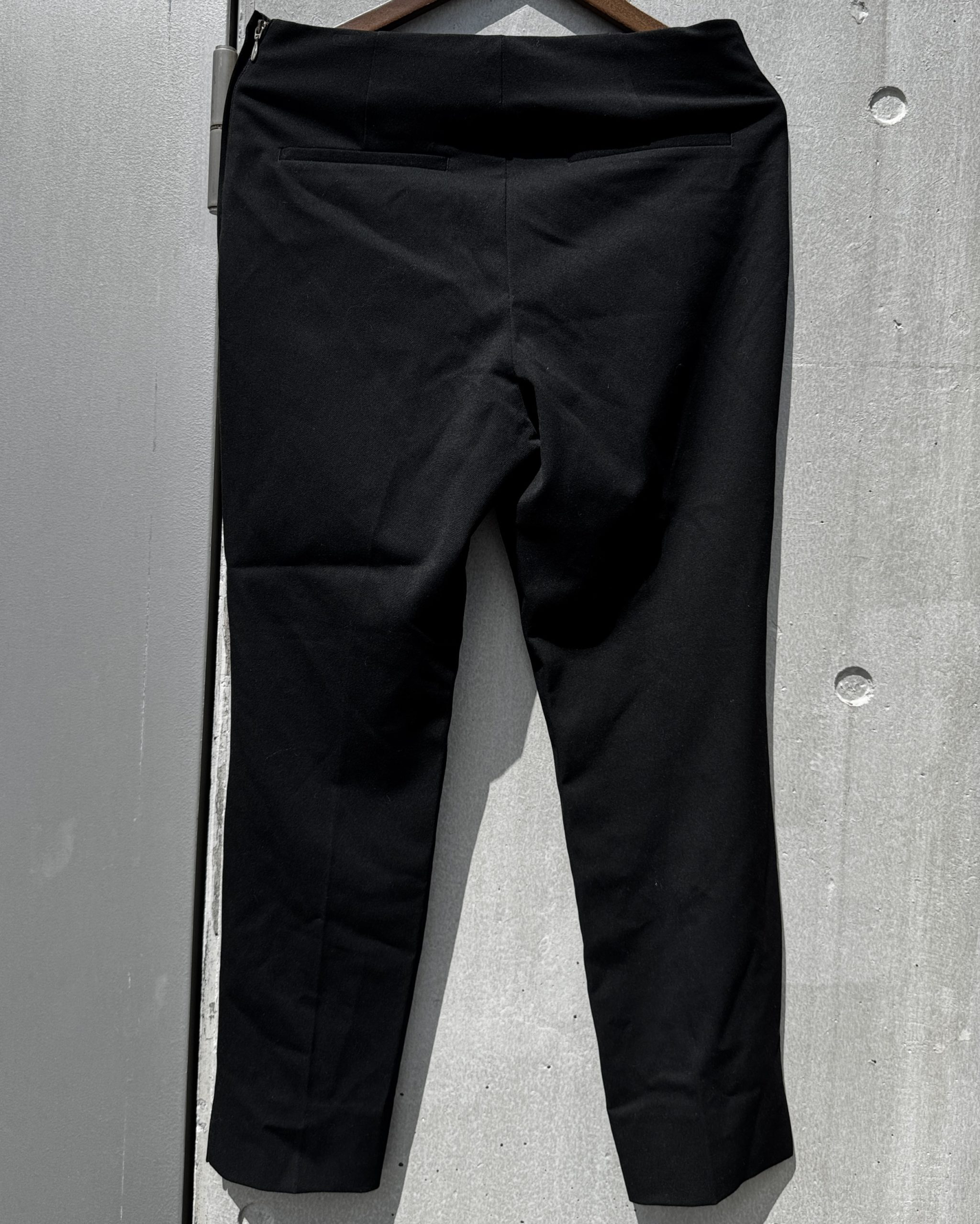パンツ-ブラック細身ウエストサイドジップ