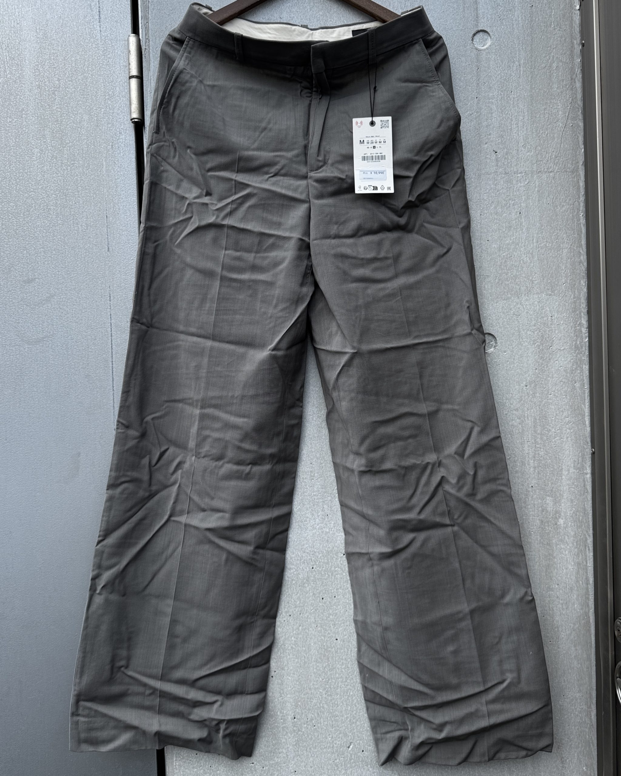 スラックス-グレーストレート