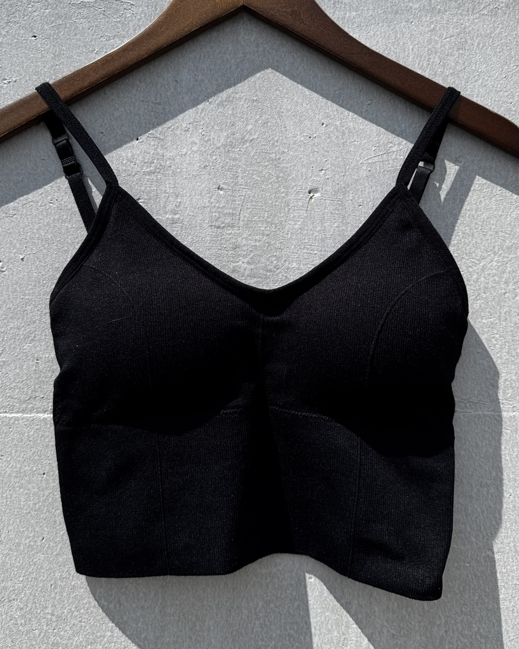 トップス-ブラックキャミ