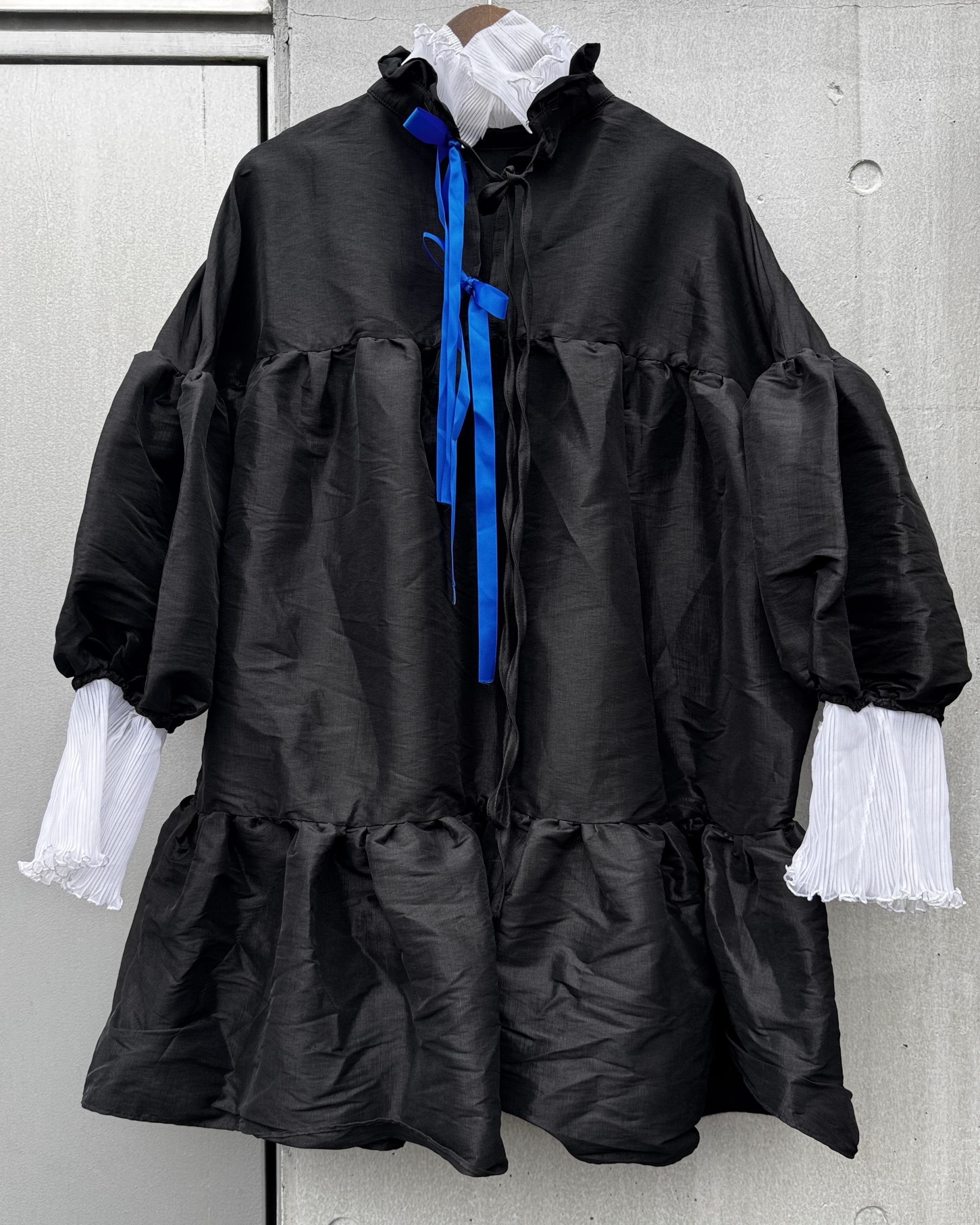 ドレス-ボリューム襟ブルーリボンドレス