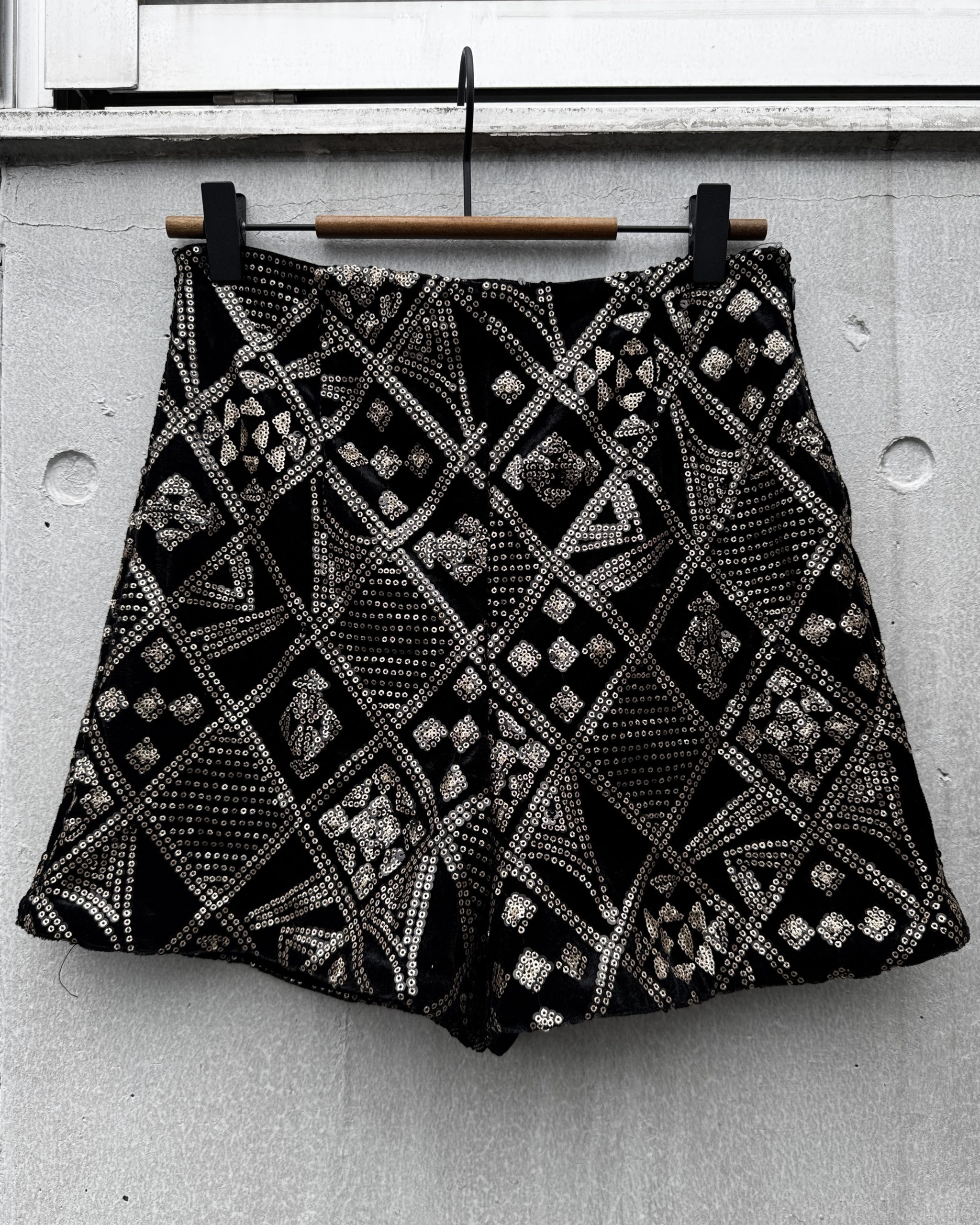 パンツ-ゴールドスパンコールショートパンツ