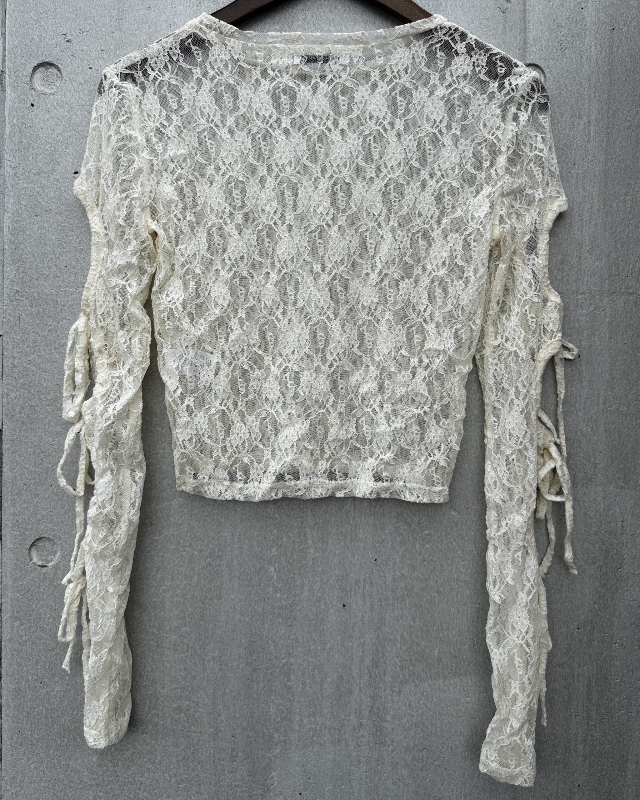 トップス-ホワイト短め丈シアー