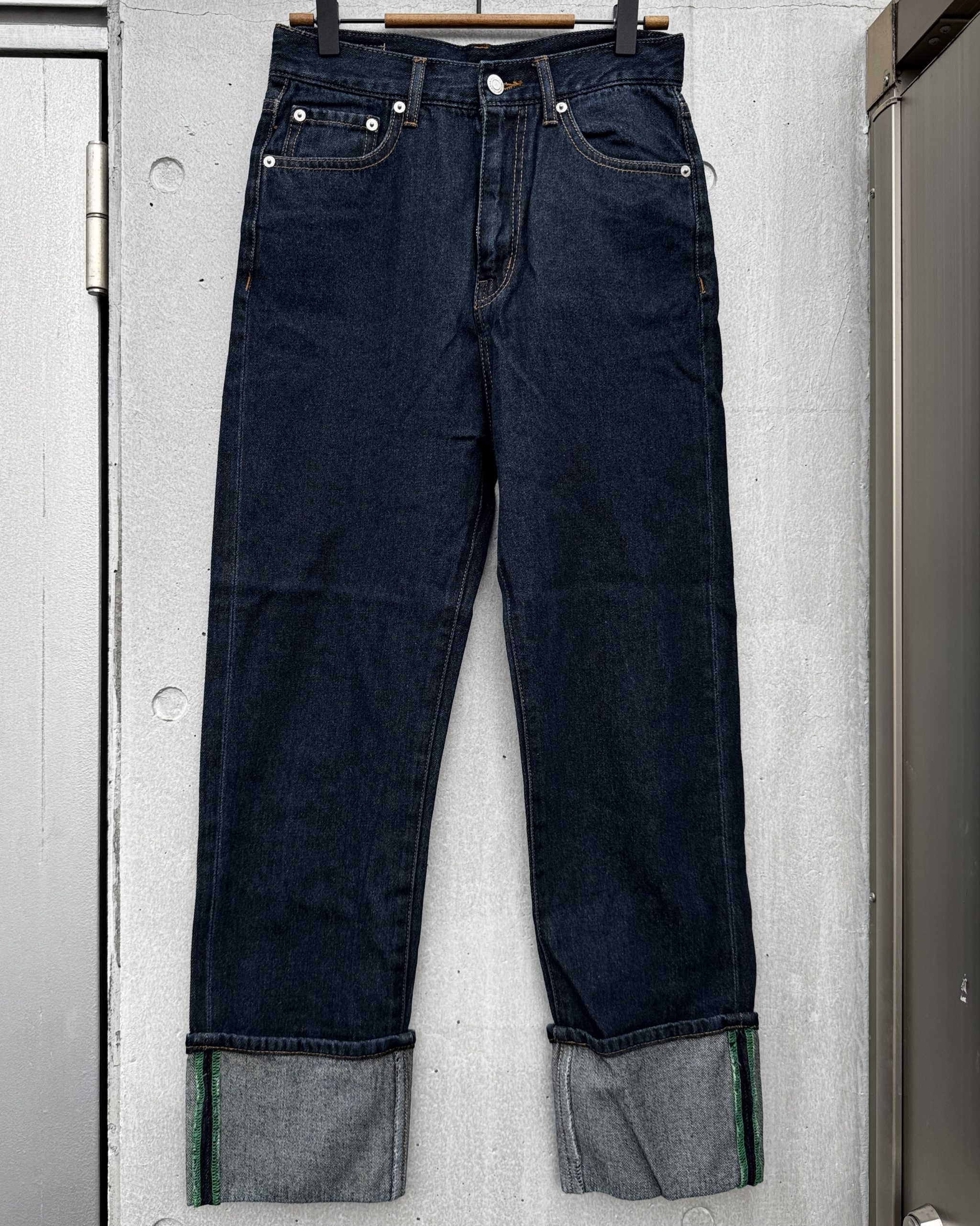 パンツ-インディゴブルーロールアップデニム