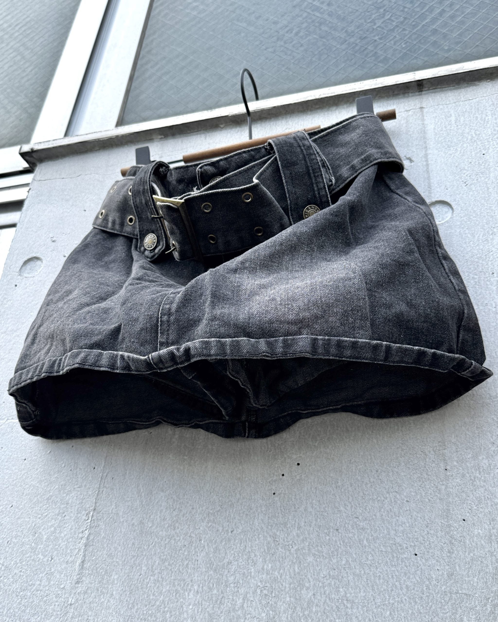 パンツ-グレーデニムホットパンツ