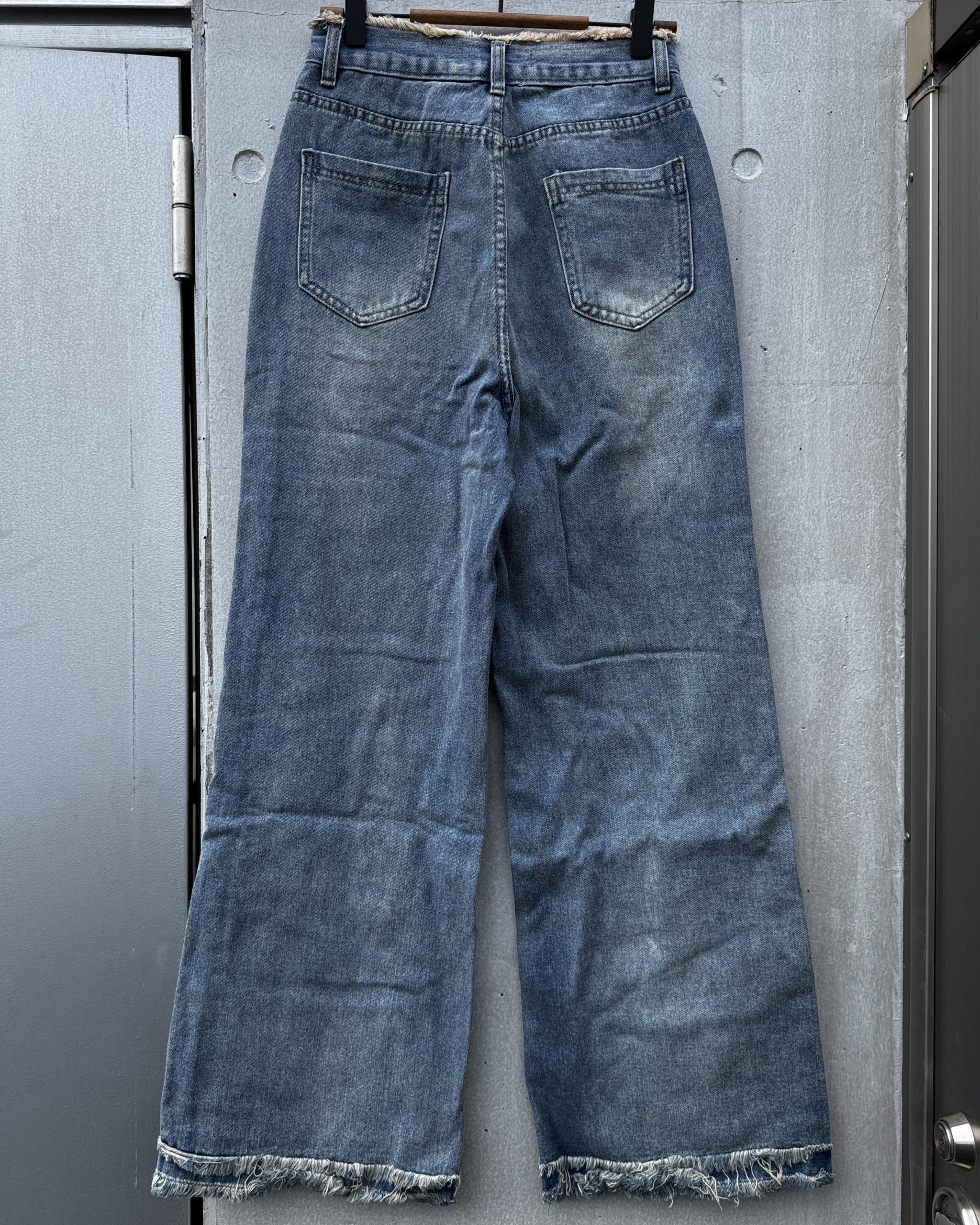 パンツ-ストレートダメージ加工デニム