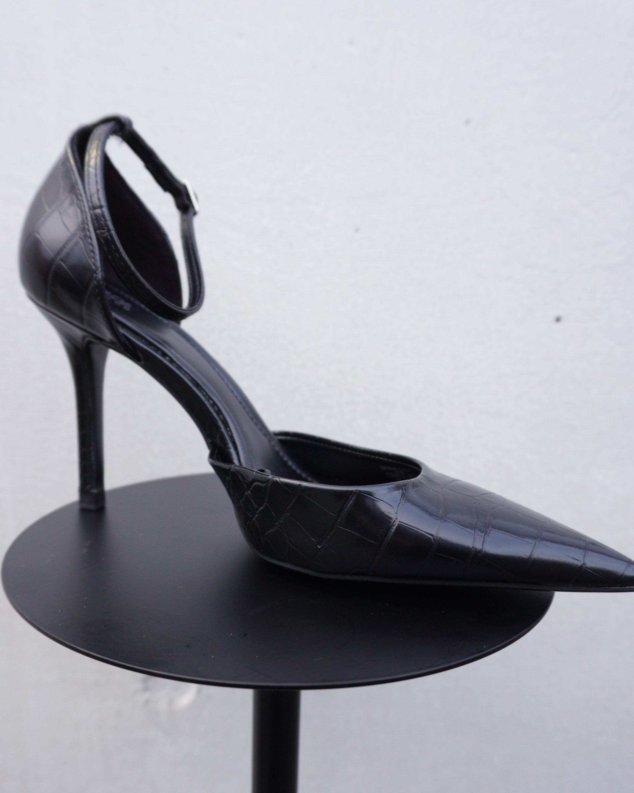 パンプスかかとあり黒