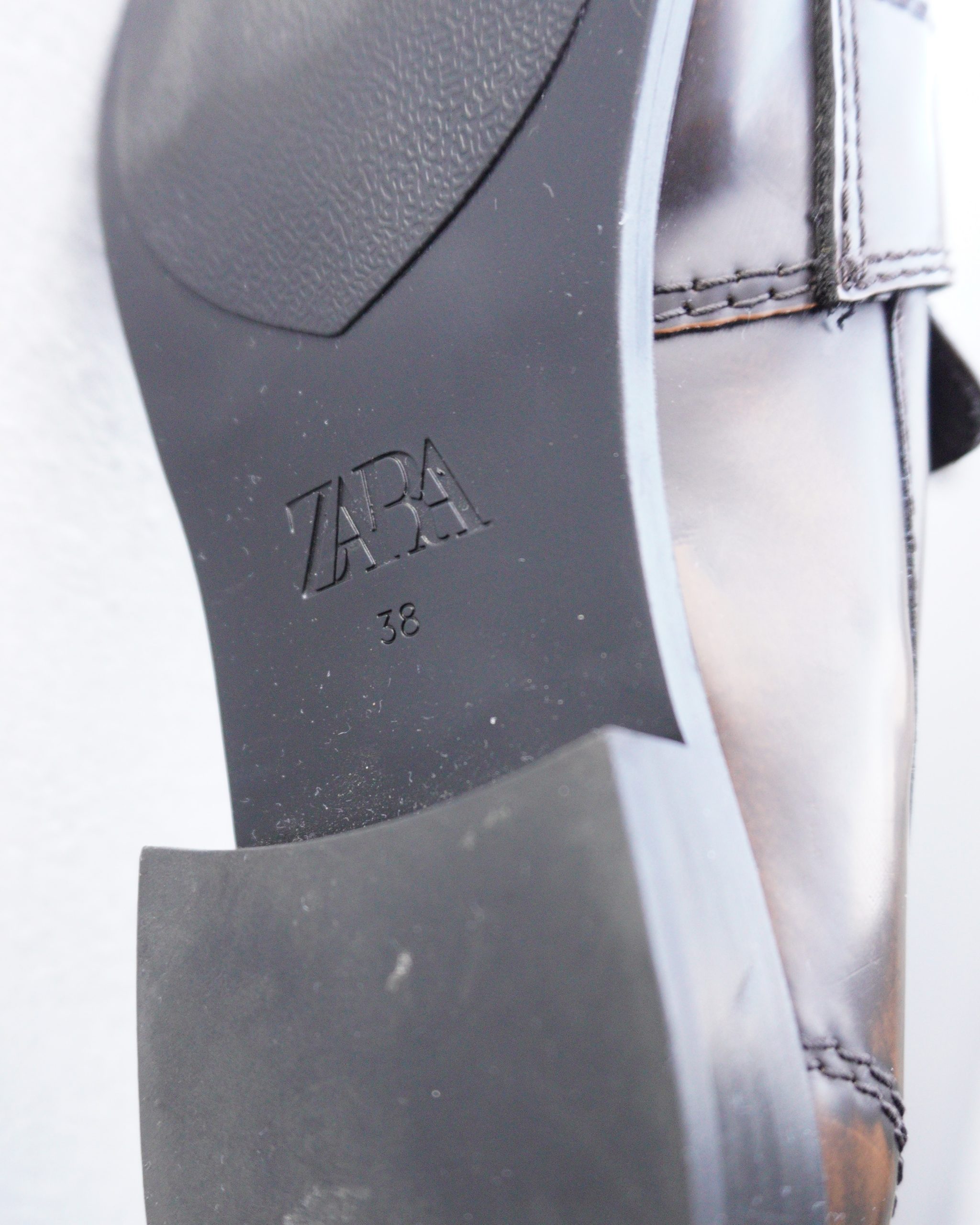 ブラウンコインローファー