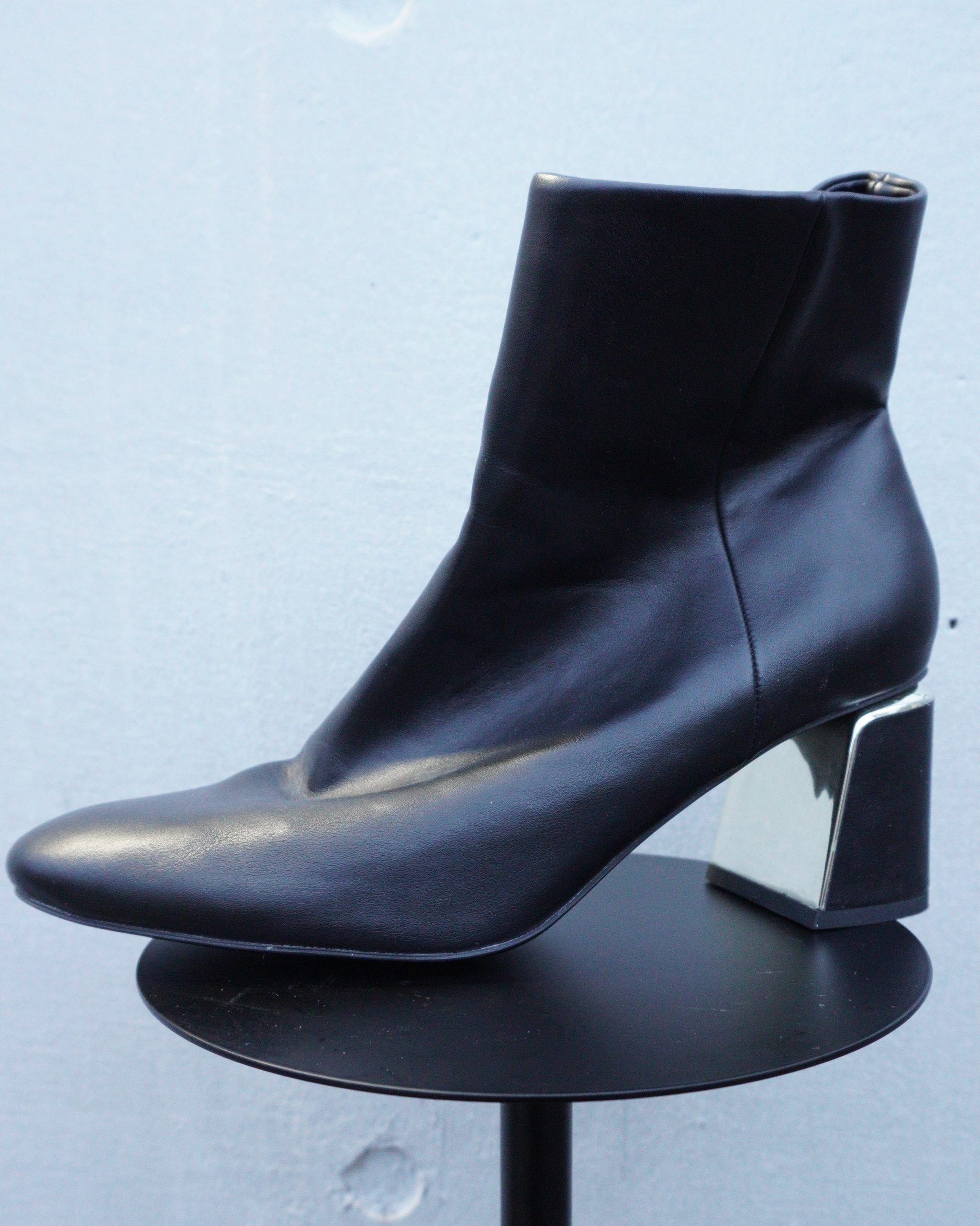 サイドゴアスクエアヒール黒