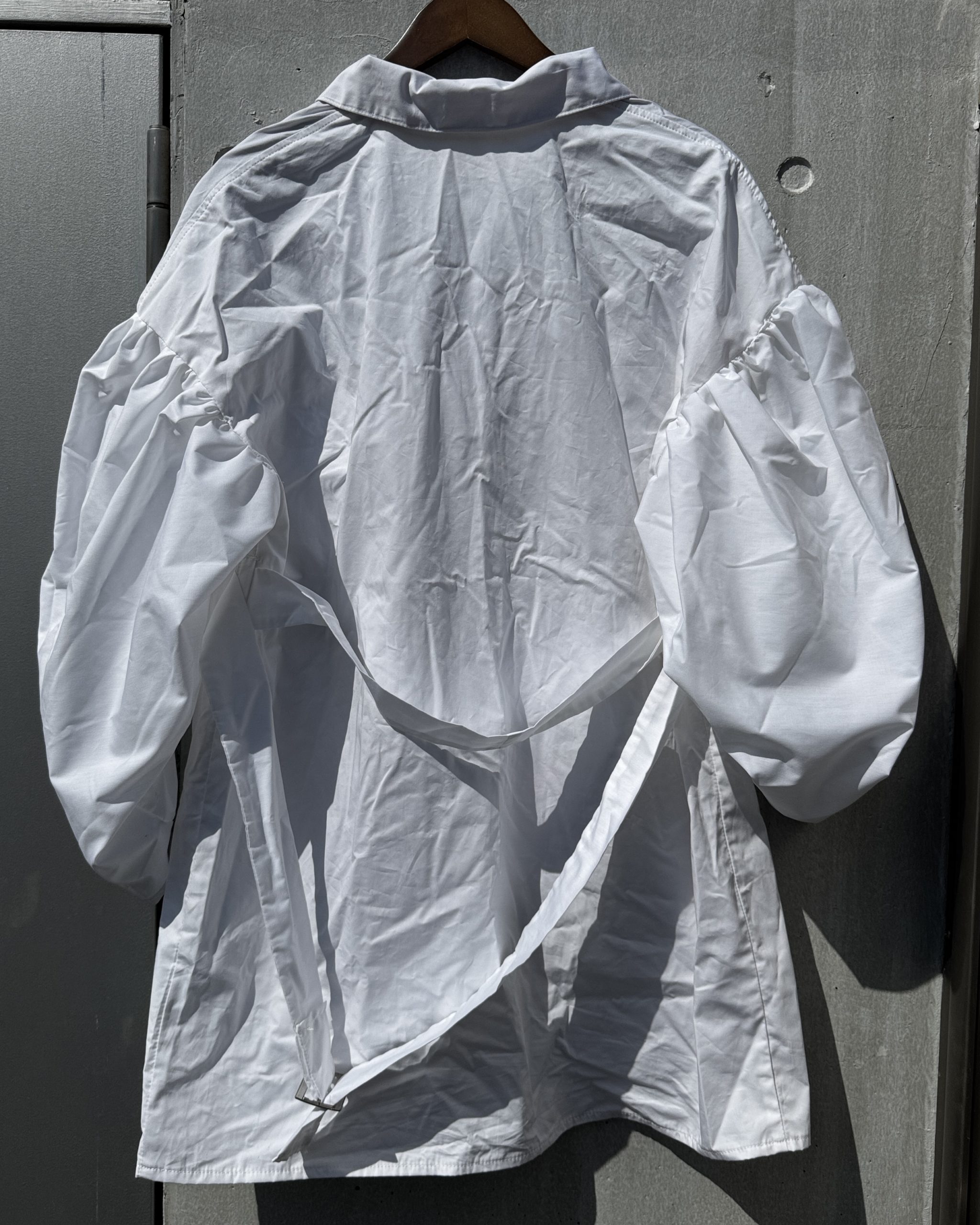 トップス-ホワイト丈長めフルジップ