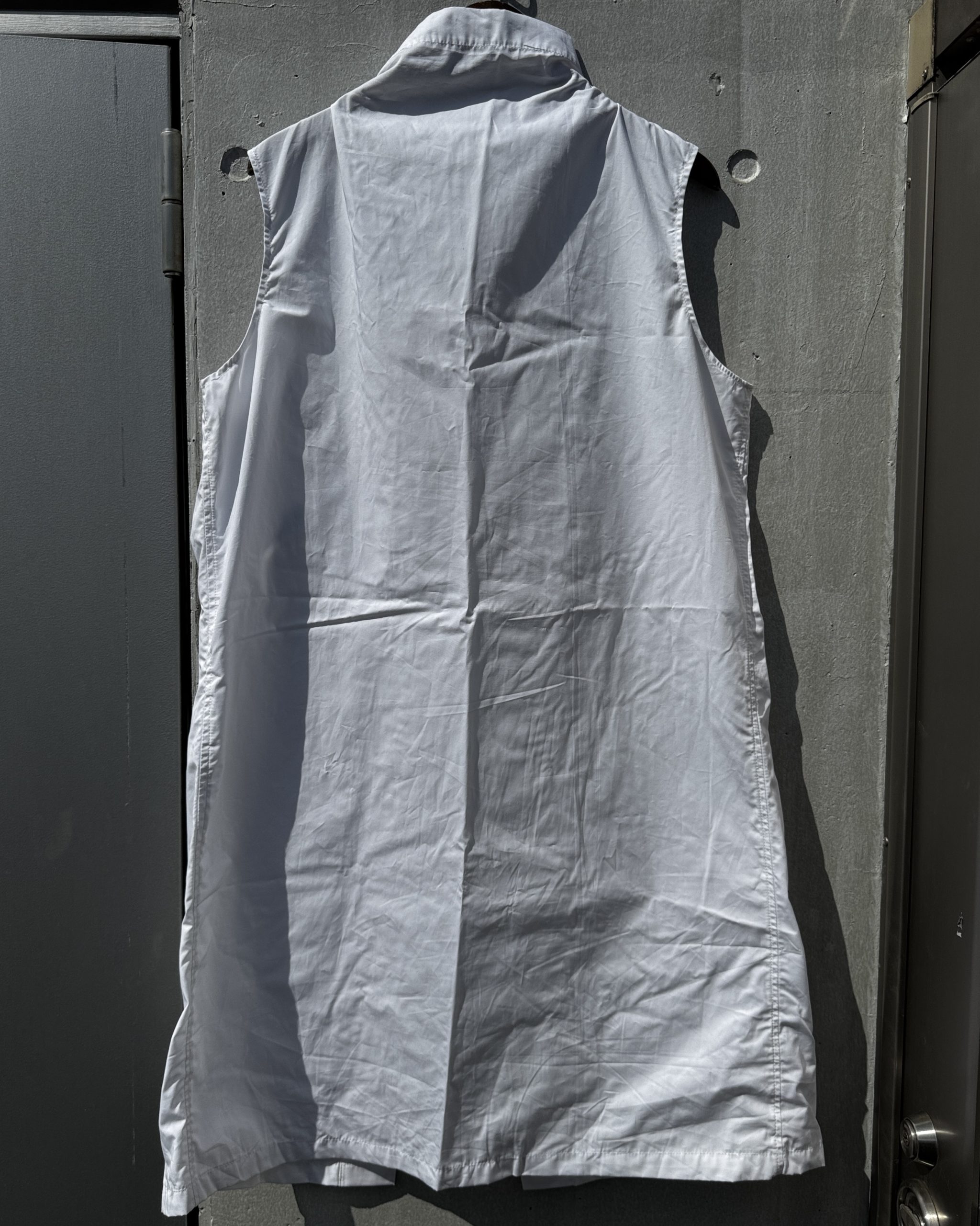 シャツ-ホワイトロング丈ノースリーブ